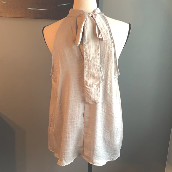 ❌DONATED❌Silver Gray Sleeveless High Neck Flowy Tunic Top - Picture 7 of 11